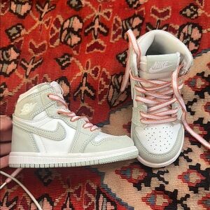 Nike Kids High-Top Sneakers - White and Orange